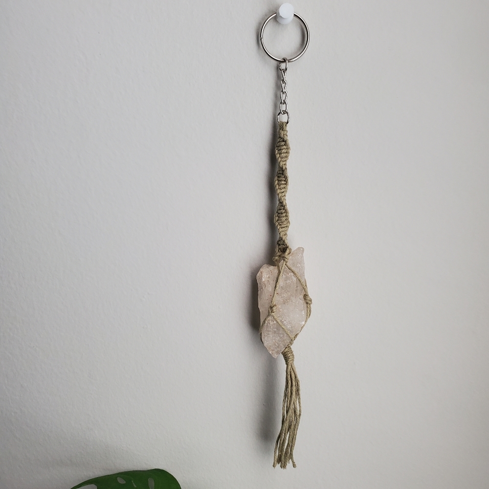 Macrame Crystal Quartz Keychain - Picture 5 of 7